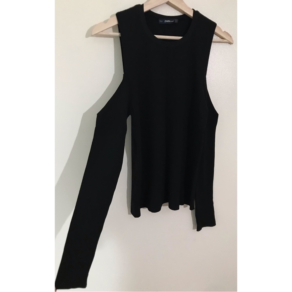 Zara • M • Knit Ribbed Sweater Long Cut Out Shoulder Solid Black